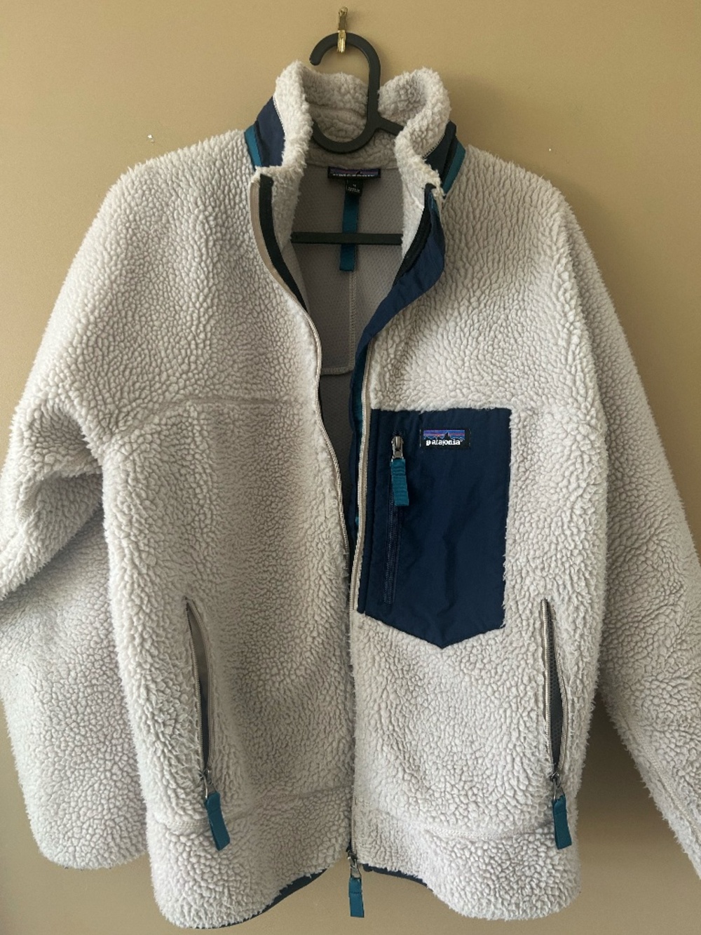 Patagonia Classic Retro-X Fleece Jacket Natural Navy Blue Cream M